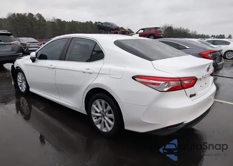 2020 Toyota Camry Le из США, поврежденный, VIN 4T1C11AK6LU960240